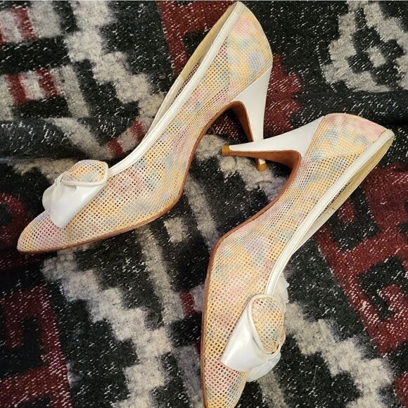 Vintage Stuart Weitzman Blythe Floral Lace Mesh Bow Pumps 9 - Picture 7 of 10